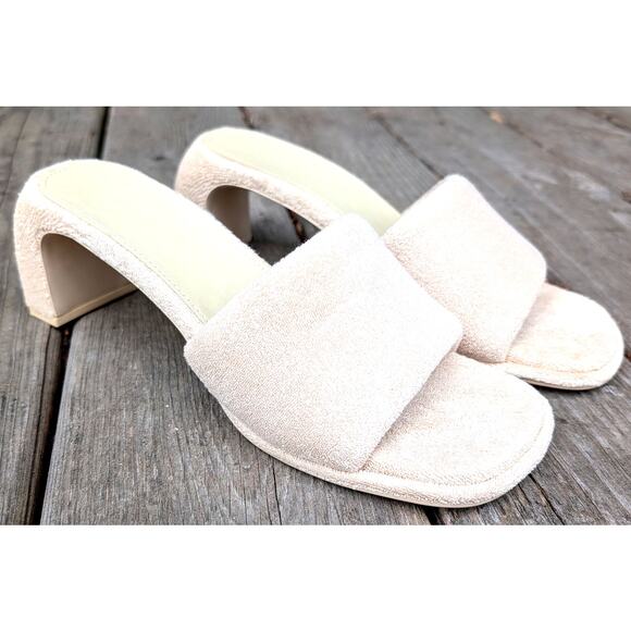 Charles & Keith Loey Textured Curved-Heel Mules Beige Women's 8.5 (39) - Picture 11 of 11